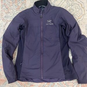 Arc’teryx Atom LT Jacket Women’s Medium Purple Dimma / Raku